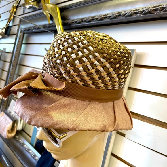 Vintage Ladies Beige Tan Deep Bucket Straw Woven Hat KY Derby Hippie Crocheted - Picture 1 of 10